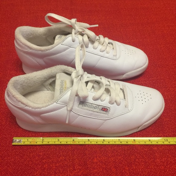 Reebok Shoes - 😍😍😍Reebok Shoes (size 8)😍😍😍